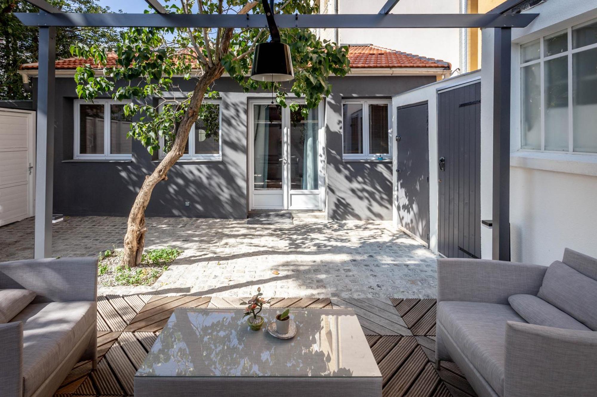 Lovely Little House With Private Garden In Paris Ивры-Сур-Сеине Экстерьер фото