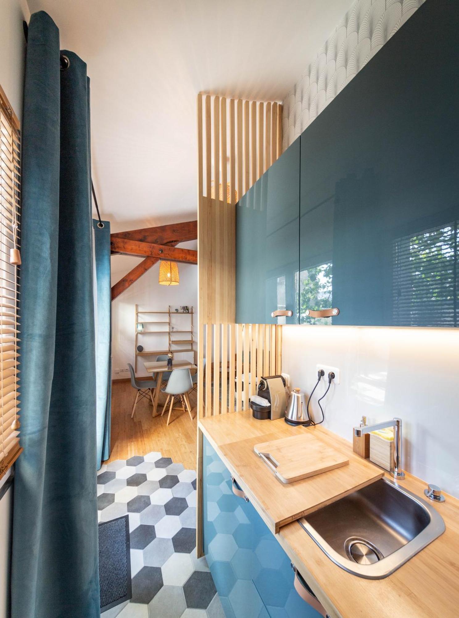 Lovely Little House With Private Garden In Paris Ивры-Сур-Сеине Экстерьер фото